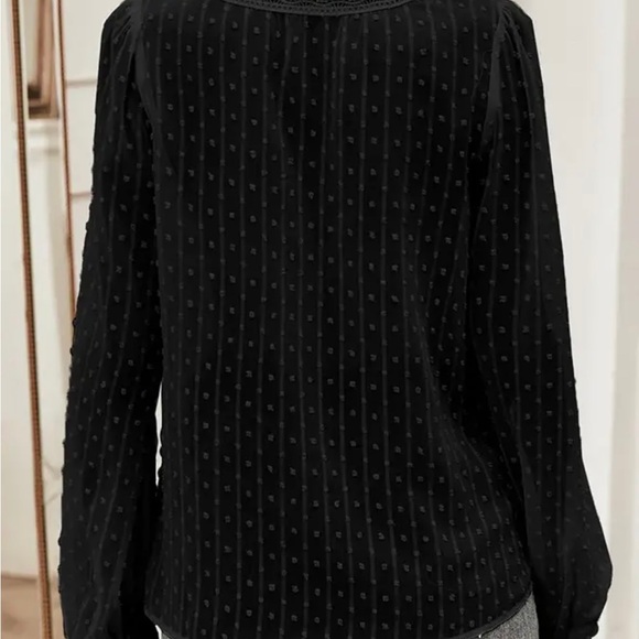 Black dotted lace v-neck - Picture 4 of 4